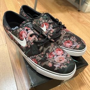 brand new nike sb stefan janoski digi floral coloraway size 11
